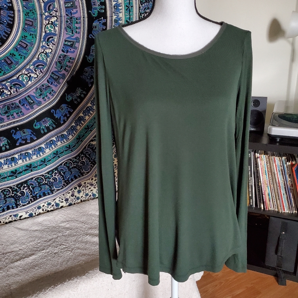 Bordeaux Ribbed Top with Pleated Back